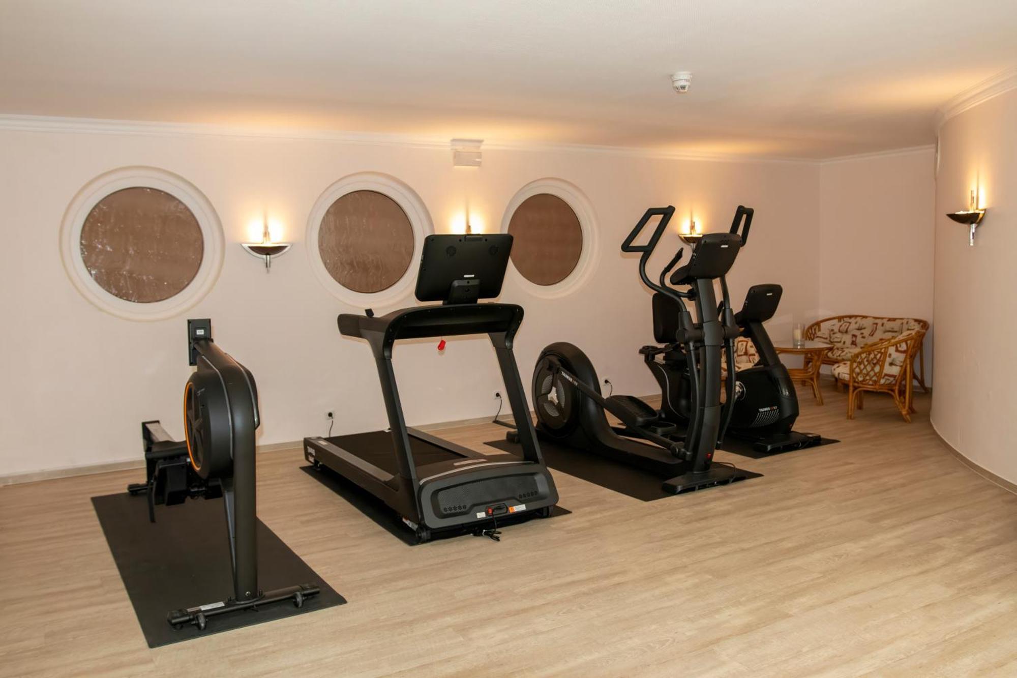 Golf- Und Wellnesshotel Amtsheide Bad Bevensen Esterno foto