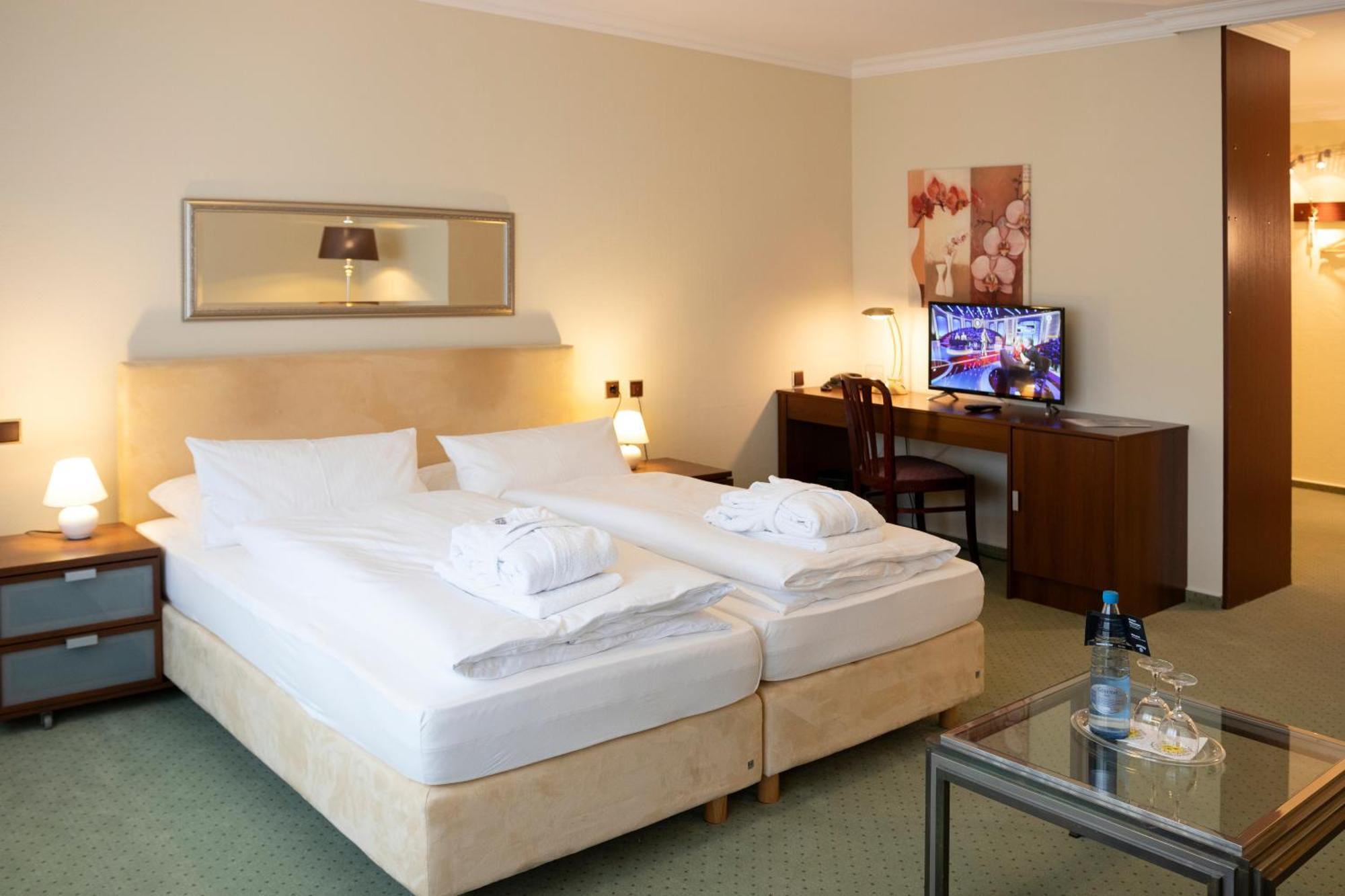 Golf- Und Wellnesshotel Amtsheide Bad Bevensen Esterno foto